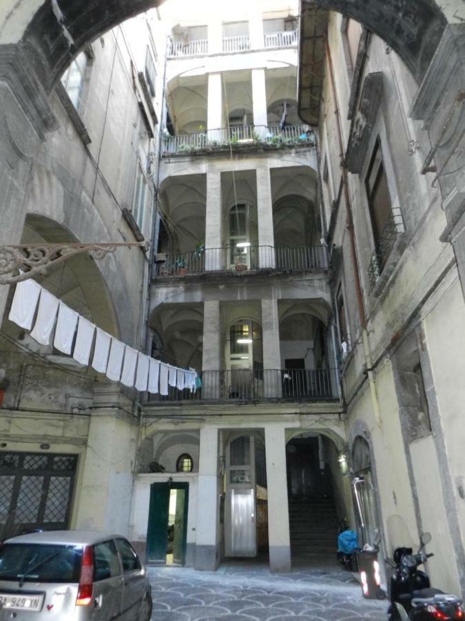 Appartamento Ai Tribunali Neapel Exterior foto